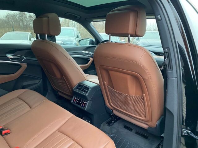 Чорний Ауді E-Tron, об'ємом двигуна 0 л та пробігом 38 тис. км за 33900 $, фото 25 на Automoto.ua