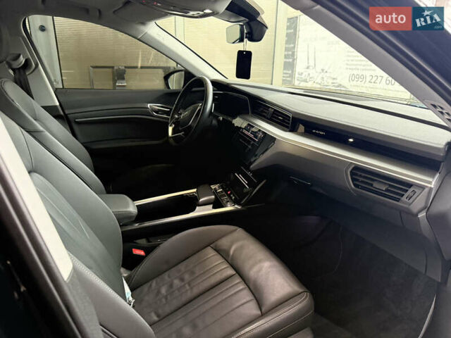 Черный Ауди E-Tron, объемом двигателя 0 л и пробегом 150 тыс. км за 27500 $, фото 21 на Automoto.ua
