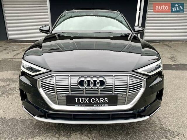 Черный Ауди E-Tron, объемом двигателя 0 л и пробегом 66 тыс. км за 41900 $, фото 2 на Automoto.ua