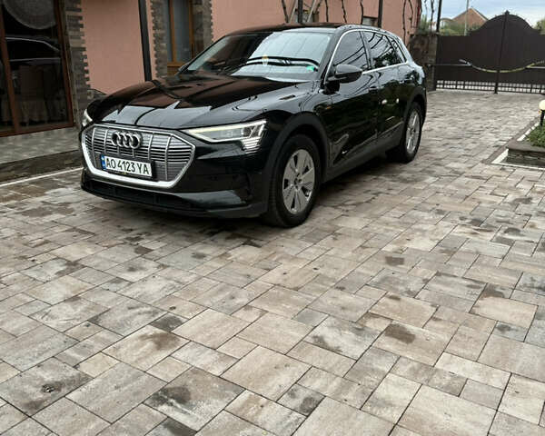 Черный Ауди E-Tron, объемом двигателя 0 л и пробегом 158 тыс. км за 26900 $, фото 12 на Automoto.ua