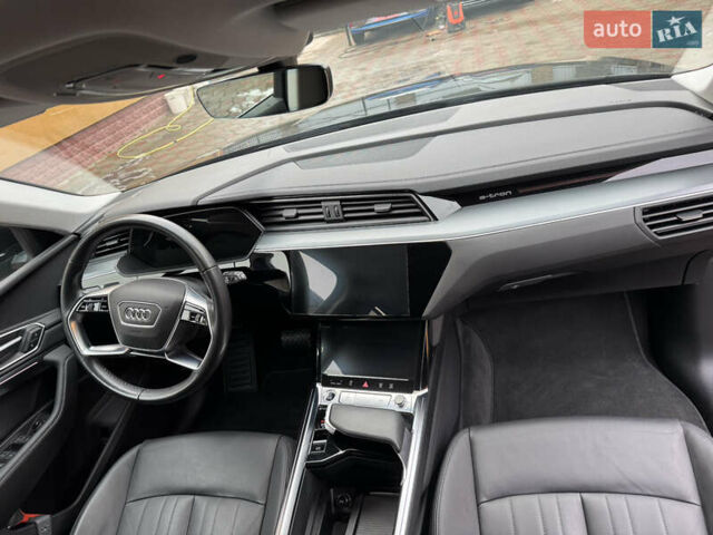 Чорний Ауді E-Tron, об'ємом двигуна 0 л та пробігом 190 тис. км за 24199 $, фото 37 на Automoto.ua