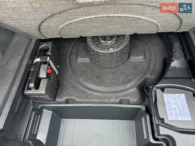 Чорний Ауді E-Tron, об'ємом двигуна 0 л та пробігом 190 тис. км за 24199 $, фото 20 на Automoto.ua