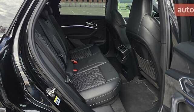 Черный Ауди E-Tron, объемом двигателя 0 л и пробегом 54 тыс. км за 43500 $, фото 84 на Automoto.ua