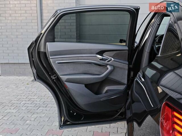 Чорний Ауді E-Tron, об'ємом двигуна 0 л та пробігом 34 тис. км за 49499 $, фото 47 на Automoto.ua