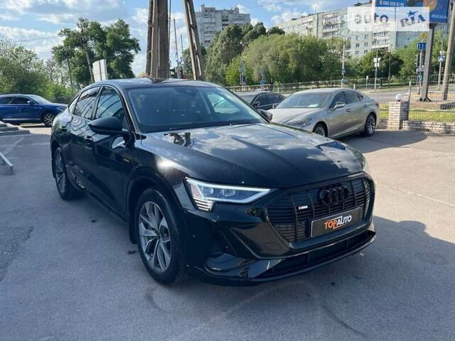 Чорний Ауді E-Tron, об'ємом двигуна 0 л та пробігом 72 тис. км за 55000 $, фото 2 на Automoto.ua