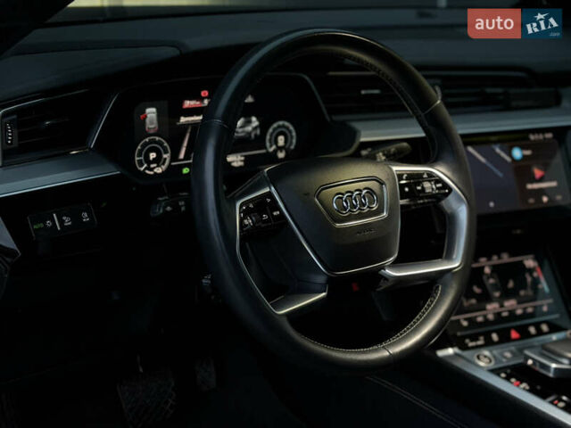 Чорний Ауді E-Tron, об'ємом двигуна 0 л та пробігом 84 тис. км за 36000 $, фото 47 на Automoto.ua
