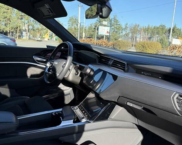 Черный Ауди E-Tron, объемом двигателя 0 л и пробегом 64 тыс. км за 35000 $, фото 9 на Automoto.ua