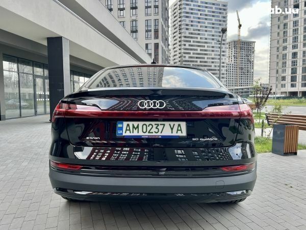 Черный Ауди E-Tron, объемом двигателя 0 л и пробегом 29 тыс. км за 57900 $, фото 7 на Automoto.ua