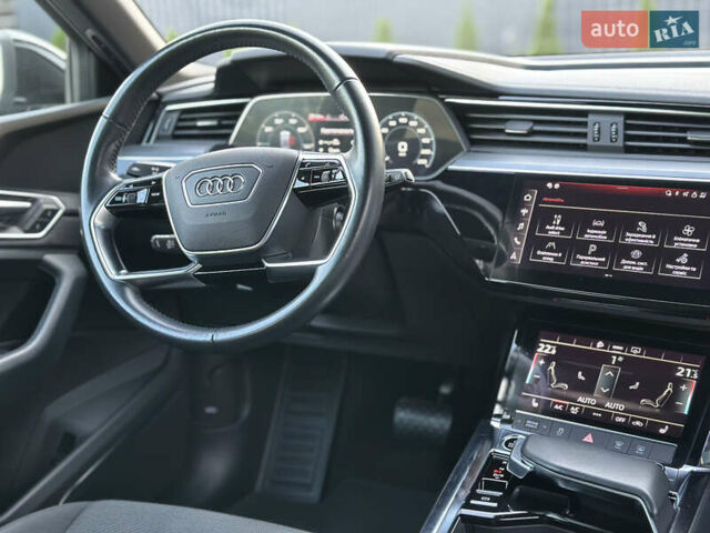 Черный Ауди E-Tron, объемом двигателя 0 л и пробегом 40 тыс. км за 26900 $, фото 28 на Automoto.ua