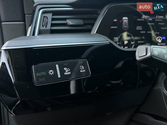 Чорний Ауді E-Tron, об'ємом двигуна 0 л та пробігом 187 тис. км за 23300 $, фото 47 на Automoto.ua