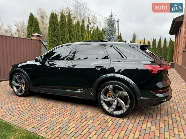Чорний Ауді E-Tron, об'ємом двигуна 0 л та пробігом 58 тис. км за 42999 $, фото 16 на Automoto.ua