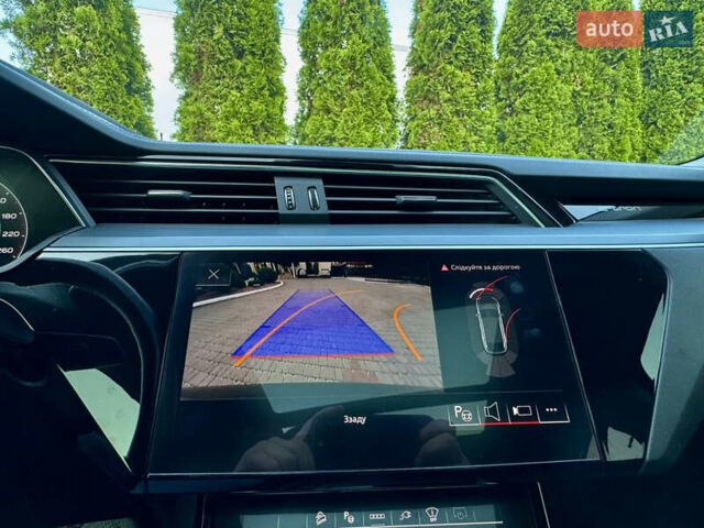 Черный Ауди E-Tron, объемом двигателя 0 л и пробегом 82 тыс. км за 37777 $, фото 100 на Automoto.ua