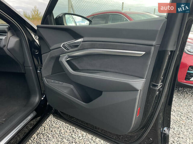 Чорний Ауді E-Tron, об'ємом двигуна 0 л та пробігом 70 тис. км за 39999 $, фото 22 на Automoto.ua