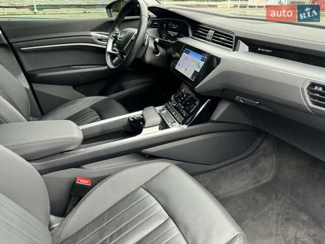 Черный Ауди E-Tron, объемом двигателя 0 л и пробегом 78 тыс. км за 22000 $, фото 11 на Automoto.ua