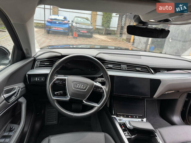 Чорний Ауді E-Tron, об'ємом двигуна 0 л та пробігом 190 тис. км за 24199 $, фото 31 на Automoto.ua