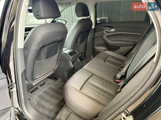 Черный Ауди E-Tron, объемом двигателя 0 л и пробегом 150 тыс. км за 27500 $, фото 27 на Automoto.ua