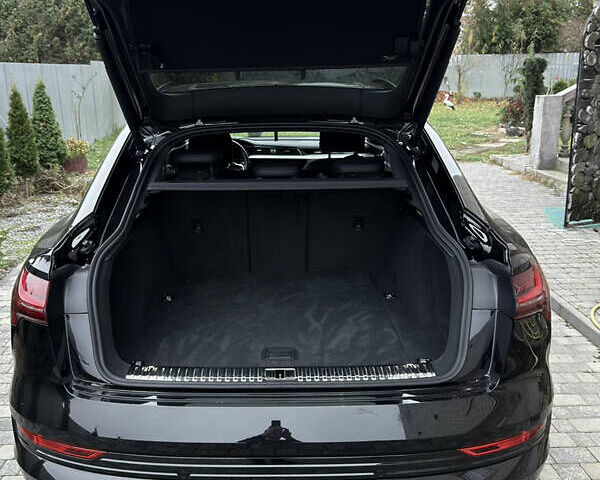 Черный Ауди E-Tron, объемом двигателя 0 л и пробегом 50 тыс. км за 44000 $, фото 2 на Automoto.ua