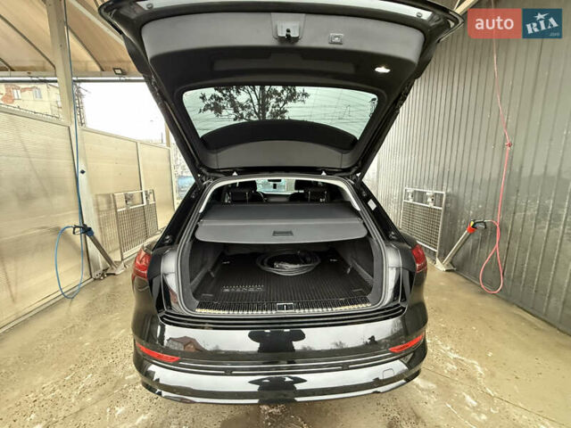 Черный Ауди E-Tron, объемом двигателя 0 л и пробегом 150 тыс. км за 27500 $, фото 18 на Automoto.ua