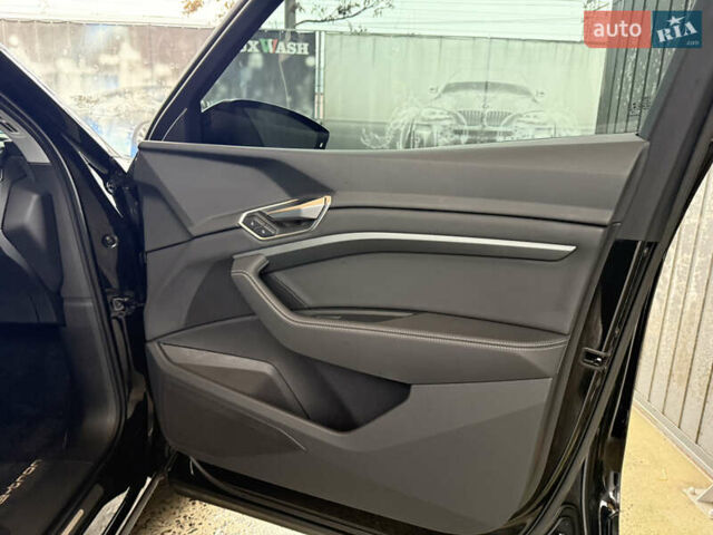 Черный Ауди E-Tron, объемом двигателя 0 л и пробегом 150 тыс. км за 27500 $, фото 24 на Automoto.ua