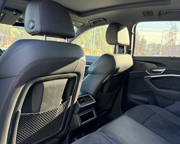 Черный Ауди E-Tron, объемом двигателя 0 л и пробегом 64 тыс. км за 35000 $, фото 11 на Automoto.ua