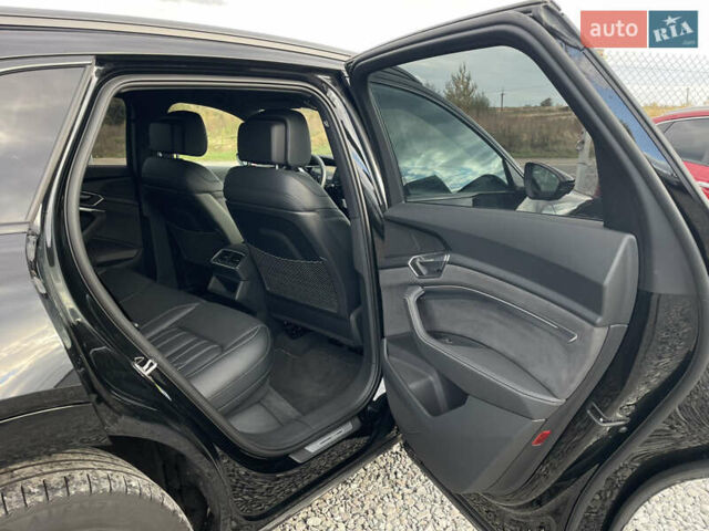 Чорний Ауді E-Tron, об'ємом двигуна 0 л та пробігом 70 тис. км за 39999 $, фото 28 на Automoto.ua