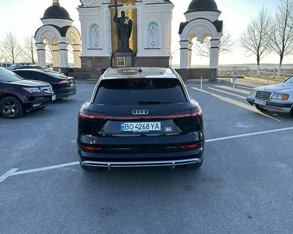 Черный Ауди E-Tron, объемом двигателя 0 л и пробегом 120 тыс. км за 32555 $, фото 21 на Automoto.ua