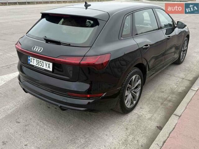 Чорний Ауді E-Tron, об'ємом двигуна 0 л та пробігом 86 тис. км за 27999 $, фото 3 на Automoto.ua