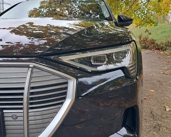 Черный Ауди E-Tron, объемом двигателя 0 л и пробегом 200 тыс. км за 27500 $, фото 9 на Automoto.ua