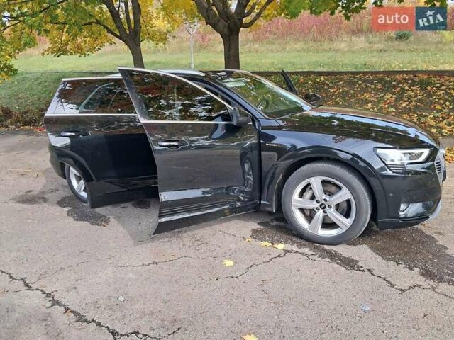 Черный Ауди E-Tron, объемом двигателя 0 л и пробегом 200 тыс. км за 27500 $, фото 20 на Automoto.ua