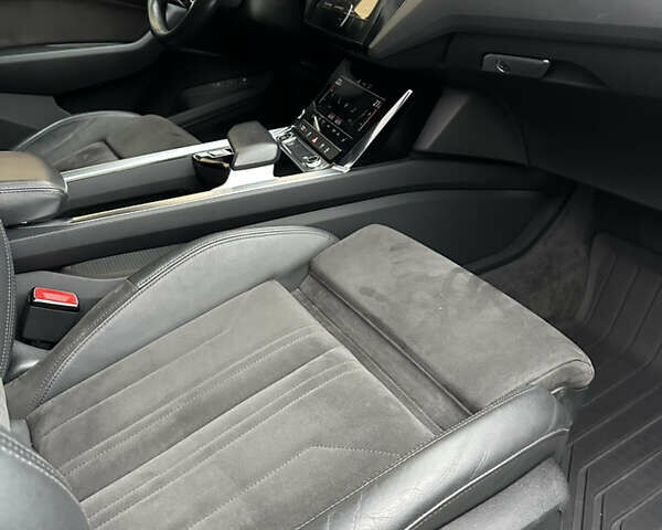Черный Ауди E-Tron, объемом двигателя 0 л и пробегом 118 тыс. км за 28900 $, фото 40 на Automoto.ua