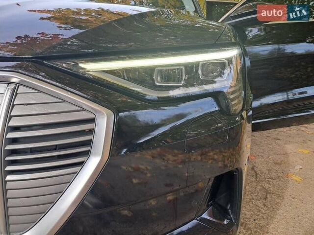 Черный Ауди E-Tron, объемом двигателя 0 л и пробегом 200 тыс. км за 27500 $, фото 22 на Automoto.ua
