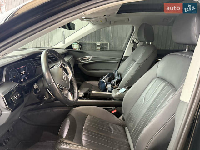 Черный Ауди E-Tron, объемом двигателя 0 л и пробегом 150 тыс. км за 27500 $, фото 33 на Automoto.ua
