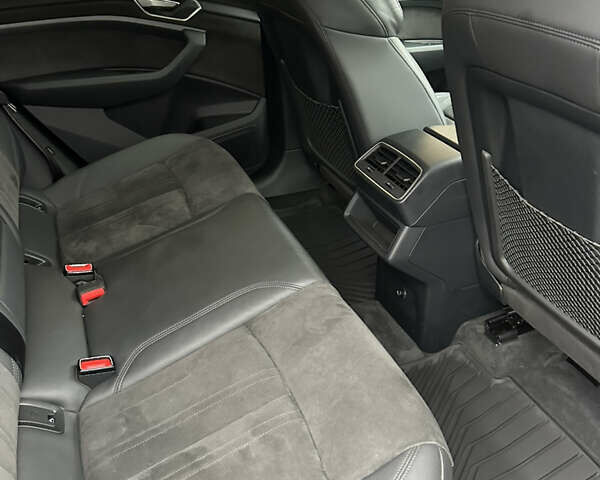 Черный Ауди E-Tron, объемом двигателя 0 л и пробегом 118 тыс. км за 28900 $, фото 39 на Automoto.ua