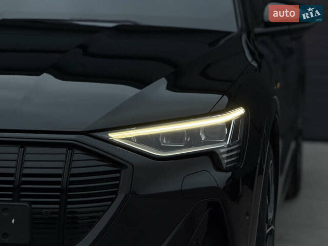 Чорний Ауді E-Tron, об'ємом двигуна 0 л та пробігом 84 тис. км за 36000 $, фото 6 на Automoto.ua