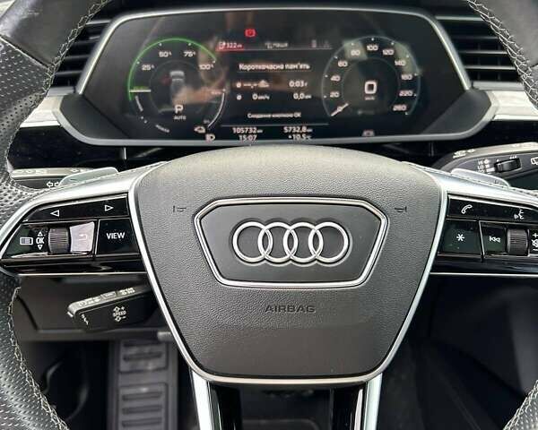 Чорний Ауді E-Tron, об'ємом двигуна 0 л та пробігом 105 тис. км за 37900 $, фото 4 на Automoto.ua