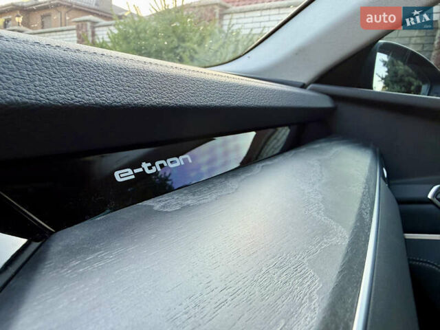 Черный Ауди E-Tron, объемом двигателя 0 л и пробегом 140 тыс. км за 29299 $, фото 32 на Automoto.ua