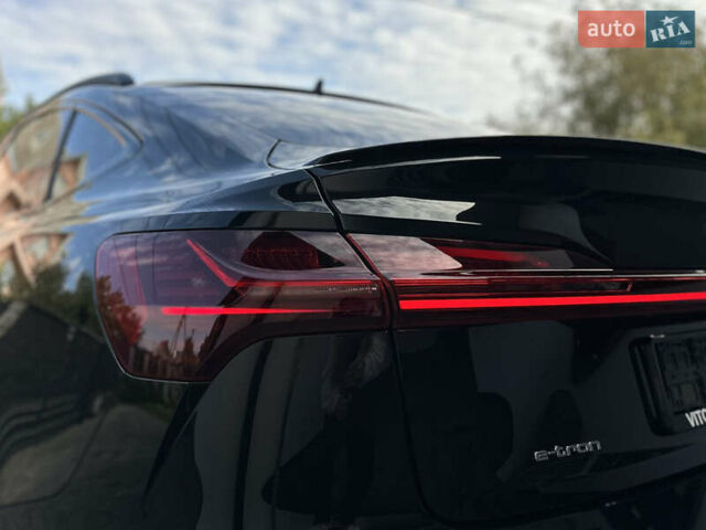 Черный Ауди E-Tron, объемом двигателя 0 л и пробегом 49 тыс. км за 44699 $, фото 24 на Automoto.ua