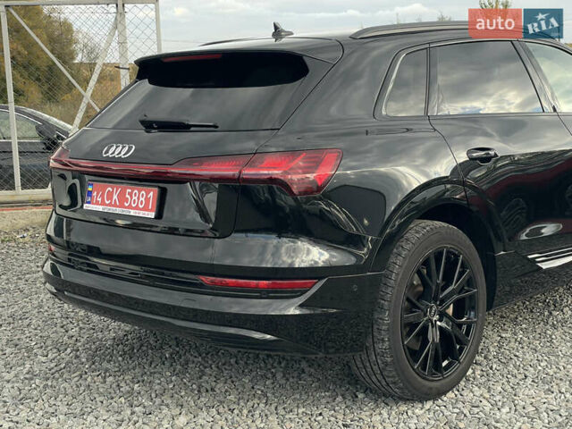Чорний Ауді E-Tron, об'ємом двигуна 0 л та пробігом 70 тис. км за 39999 $, фото 30 на Automoto.ua