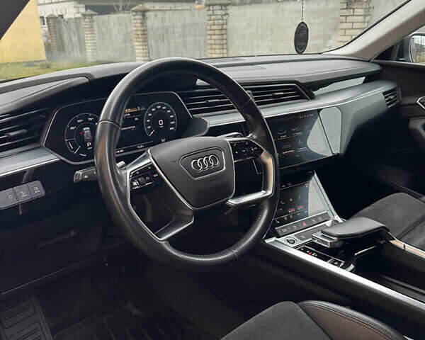 Черный Ауди E-Tron, объемом двигателя 0 л и пробегом 118 тыс. км за 28900 $, фото 43 на Automoto.ua