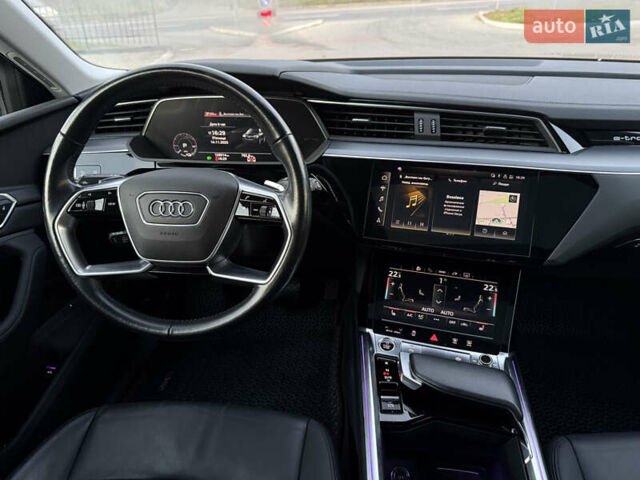 Чорний Ауді E-Tron, об'ємом двигуна 0 л та пробігом 155 тис. км за 28500 $, фото 13 на Automoto.ua