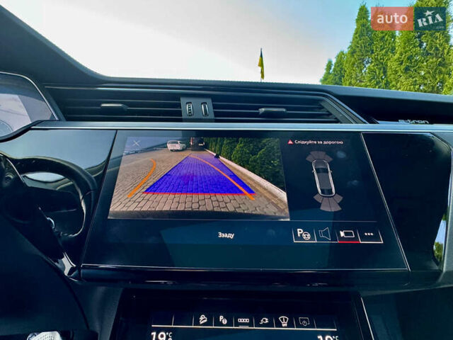 Черный Ауди E-Tron, объемом двигателя 0 л и пробегом 82 тыс. км за 37777 $, фото 90 на Automoto.ua