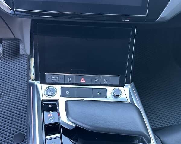 Черный Ауди E-Tron, объемом двигателя 0 л и пробегом 33 тыс. км за 31500 $, фото 30 на Automoto.ua
