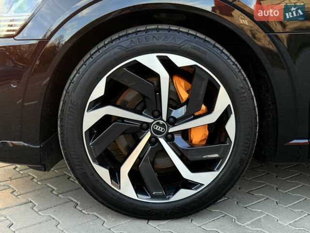 Чорний Ауді E-Tron, об'ємом двигуна 0 л та пробігом 58 тис. км за 41900 $, фото 15 на Automoto.ua