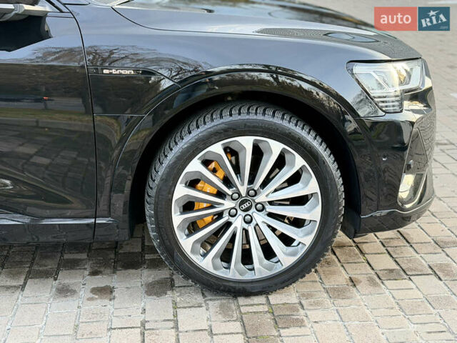 Черный Ауди E-Tron, объемом двигателя 0 л и пробегом 71 тыс. км за 38470 $, фото 13 на Automoto.ua