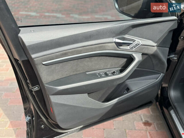 Черный Ауди E-Tron, объемом двигателя 0 л и пробегом 57 тыс. км за 29700 $, фото 20 на Automoto.ua
