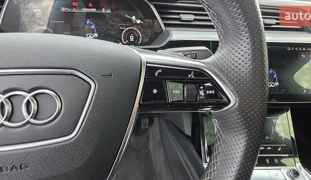 Черный Ауди E-Tron, объемом двигателя 0 л и пробегом 54 тыс. км за 43500 $, фото 99 на Automoto.ua