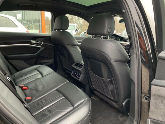 Чорний Ауді E-Tron, об'ємом двигуна 0 л та пробігом 81 тис. км за 36500 $, фото 26 на Automoto.ua