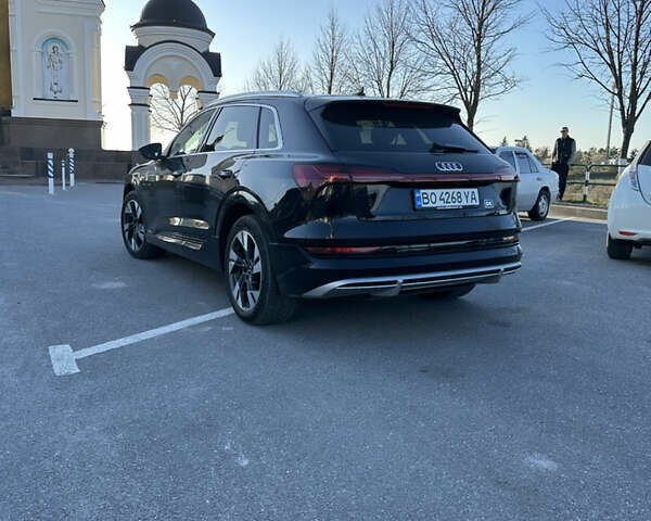 Черный Ауди E-Tron, объемом двигателя 0 л и пробегом 120 тыс. км за 32555 $, фото 5 на Automoto.ua