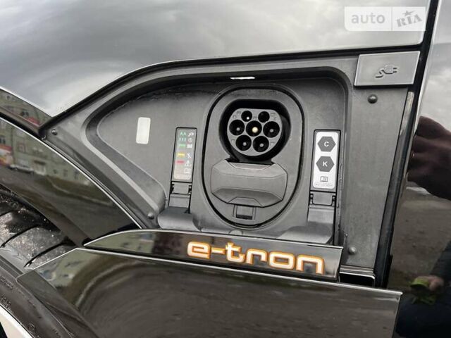 Чорний Ауді E-Tron, об'ємом двигуна 0 л та пробігом 32 тис. км за 52000 $, фото 66 на Automoto.ua