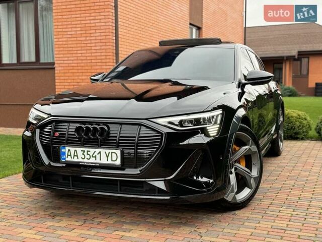 Чорний Ауді E-Tron, об'ємом двигуна 0 л та пробігом 58 тис. км за 42999 $, фото 2 на Automoto.ua